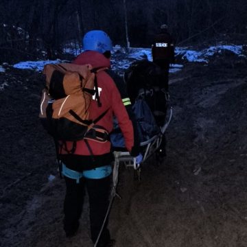 INTERVENȚIE SALVAMONT: Găsit mort în munți INTERVENȚIE SALVAMONT: Găsit mort în munți