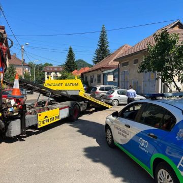 BAIA MARE: 456 de autovehicule abandonate ridicate de pe domeniul public anul trecut