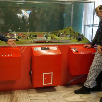 MUZEUL JUDEȚEAN DE MINERALOGIE: Expoziția temporară ”Glasul roților de tren” mai poate fi vizitată câteva zile