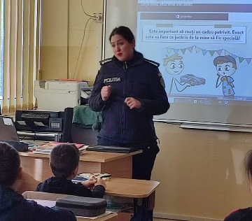 IPJ: „Fii inteligent, nu violent!” – mesajul polițiștilor Biroului Siguranță Școlară adresat elevilor