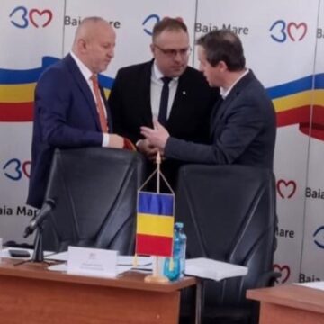 BAIA MARE: S-a reînnoit protocolul de înfrățire între Baia Mare și orașul Szolnok BAIA MARE: S-a reînnoit protocolul de înfrățire între Baia Mare și orașul Szolnok