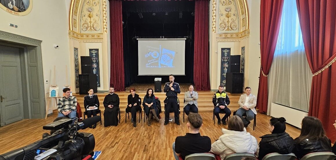 ZIUA INTERNAȚIONALĂ A NONVIOLENȚEI ÎN ȘCOLI: Perspective diverse în cadrul unor discuţii deschise, la Sighetu Marmaţiei