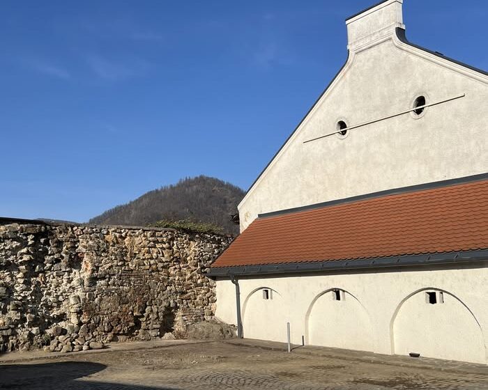 UDMR BAIA MARE: Demersuri pentru conservarea micii piețe mărginită de Monetărie și de vechiul zid al orașului UDMR BAIA MARE: Demersuri pentru conservarea micii piețe mărginită de Monetărie și de vechiul zid al orașului