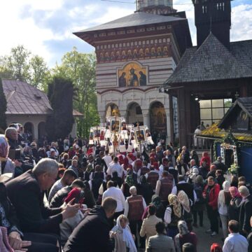 SĂRBĂTOAREA IZVORUL TĂMĂDUIRII: În siguranță la Mănăstirea ”Sfânta Ana” de la Rohia