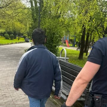 SUBSTANȚE INTERZISE depistate la un tânăr de 25 de ani de o echipă de jandarmi în Baia Mare SUBSTANȚE INTERZISE depistate la un tânăr de 25 de ani de o echipă de jandarmi în Baia Mare