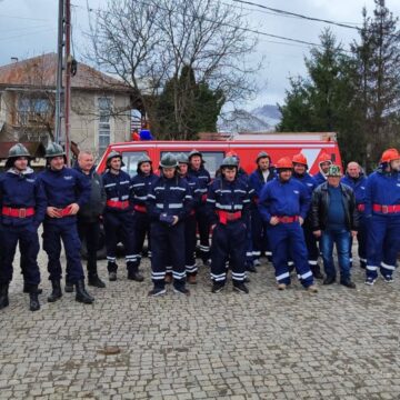 PE PODIUM cele mai pregătite echipe de pompieri voluntari din Maramureșul Istoric PE PODIUM cele mai pregătite echipe de pompieri voluntari din Maramureșul Istoric