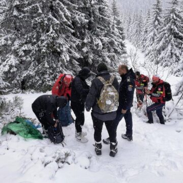 SALVAMONT: Acțiune de căutare și salvare în zona Munților Maramureșului pentru găsirea și extracția a 3 cetățeni ucrainieni