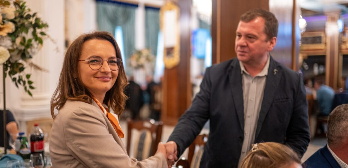 ZAHORÁNSZKI BRIGITTA: Ziua Națională a Medicului Veterinar – ziua celor care veghează nu doar la sănătatea animalelor, ci și la siguranța alimentelor consumate de cetățeni