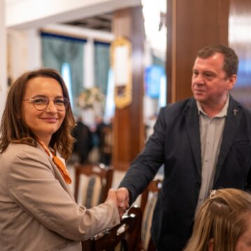 ZAHORÁNSZKI BRIGITTA: Ziua Națională a Medicului Veterinar – ziua celor care veghează nu doar la sănătatea animalelor, ci și la siguranța alimentelor consumate de cetățeni