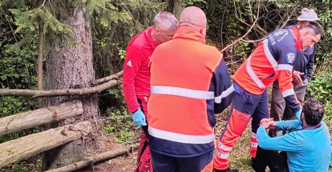 SALVAMONT MARAMUREȘ: Intervenție pentru salvarea unui bărbat cu probleme medicale în Poienile de sub Munte SALVAMONT MARAMUREȘ: Intervenție pentru salvarea unui bărbat cu probleme medicale în Poienile de sub Munte