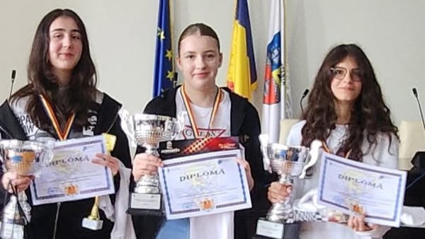 PERFORMANȚĂ: Sara Șunea a câștigat medalia de aur la etapa națională de șah, nivel gimnaziu PERFORMANȚĂ: Sara Șunea a câștigat medalia de aur la etapa națională de șah, nivel gimnaziu