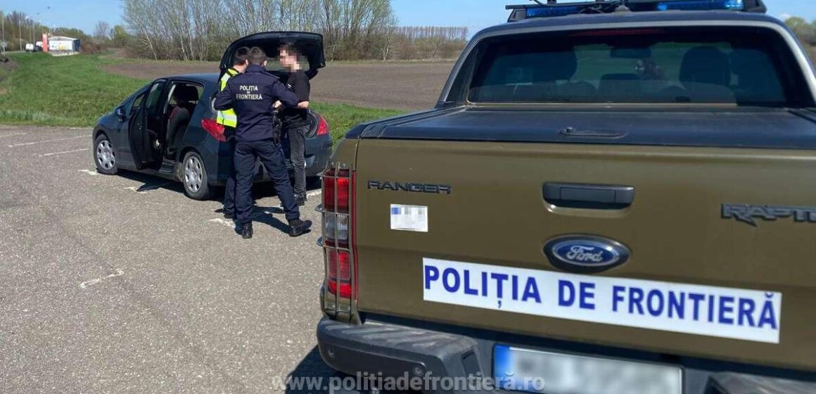ITPF: Tânăr prins conducând fără permis o mașină neînmatriculată, cu numere false