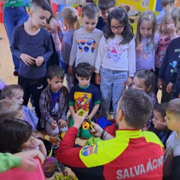 BAIA MARE: Ateliere, demonstrații și prezentări ale echipamentelor Salvamont Maramureș