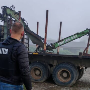 4 PERCHEZIȚII DOMICILIARE la persoane cercetate pentru delapidare, fals în înscrisuri și uz de fals