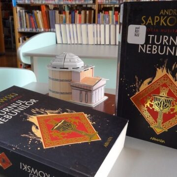 LUMEA CĂRȚILOR: „Turnul Nebunilor”, o recomandare de la Biblioteca Județeană