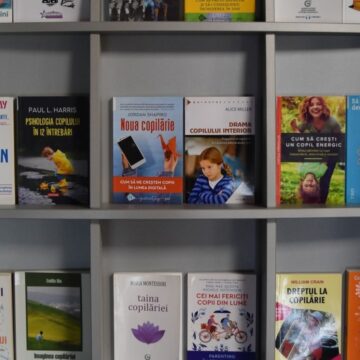 LUMEA CĂRȚILOR: ”Copiii sunt magia vieții”, expoziție de carte la Biblioteca Județeană LUMEA CĂRȚILOR: ”Copiii sunt magia vieții”, expoziție de carte la Biblioteca Județeană