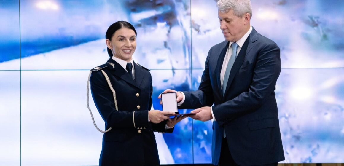 DISTINCȚIE: Polițist de frontieră din cadrul ITPF Sighetu Marmației recompensat cu emblema de onoare a MAI