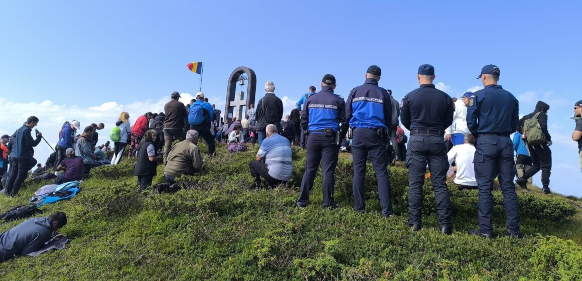 SĂRBĂTOAREA MUNȚILOR ȚIBLEȘ în siguranță alături de jandarmii montani