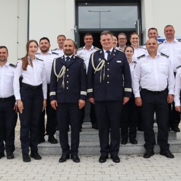 ZIUA POLIȚIEI DE FRONTIERĂ: 14 avansați și un polițist de frontieră premiat pentru salvarea a patru vieți în Munții Maramureșului ZIUA POLIȚIEI DE FRONTIERĂ: 14 avansați și un polițist de frontieră premiat pentru salvarea a patru vieți în Munții Maramureșului
