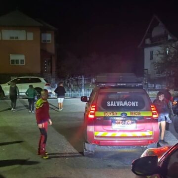 SALVAMONT MARAMUREȘ: Intervenție în Tăurile Buhăescu, Munții Rodnei pentru salvarea a 11 persoane rătăcite SALVAMONT MARAMUREȘ: Intervenție în Tăurile Buhăescu, Munții Rodnei pentru salvarea a 11 persoane rătăcite