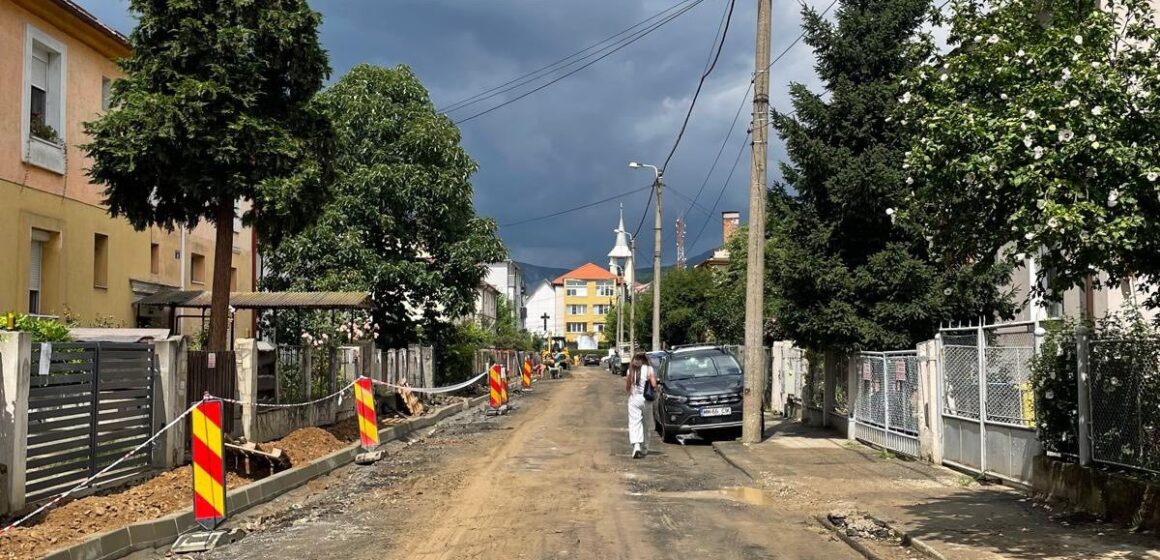 PAP ZSOLT ISTVÁN: S-au demarat lucrările de refacere și modernizare a străzii Rozelor