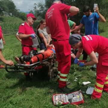 SALVAMONT MARAMUREȘ: Operațiune de salvare complexă în zona greu accesibilă a satului Larga SALVAMONT MARAMUREȘ: Operațiune de salvare complexă în zona greu accesibilă a satului Larga