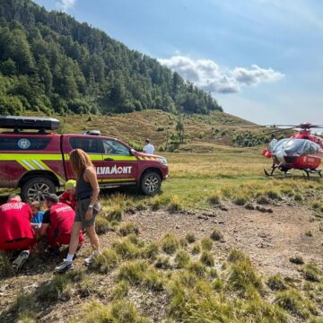 SALVAMONT MARAMUREȘ: Acțiune contracronometru în zona Creasta Cocoșului pentru a salva un copil de 7 ani mușcat de șarpe