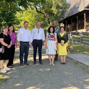 VIZITĂ DIPLOMATICĂ la Muzeul Satului din Baia Mare