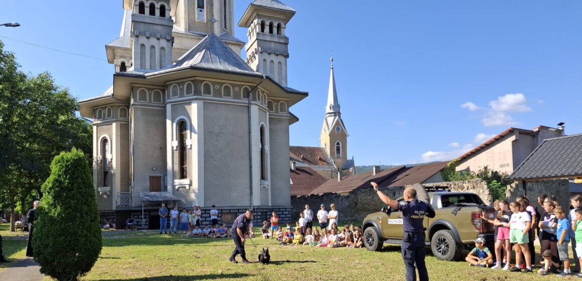 POLIȚIA DE FRONTIERĂ: Tabăra de Vară „Vacanță în tinda bisericii” POLIȚIA DE FRONTIERĂ: Tabăra de Vară „Vacanță în tinda bisericii”