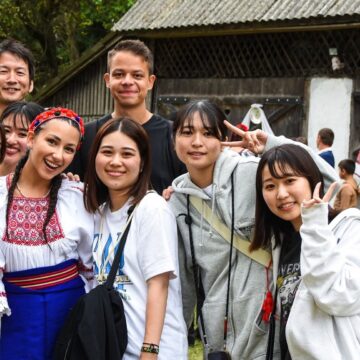 ȚARA LĂPUȘULUI: A patra ediție a Transilvania Creative Camp reunește studenți români și internaționali