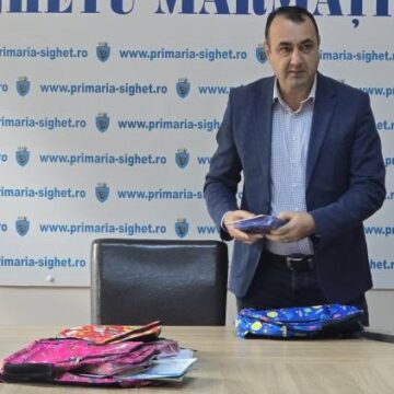 SIGHETU MARMAȚIEI: Au sosit ghiozdanele pentru cei mai mici școlari