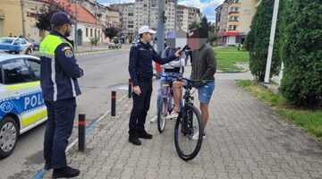 ABATERI: 607 sancţiuni contravenţionale aplicate pietonilor, bicicliştilor şi conducătorilor de trotinete electrice ABATERI: 607 sancţiuni contravenţionale aplicate pietonilor, bicicliştilor şi conducătorilor de trotinete electrice