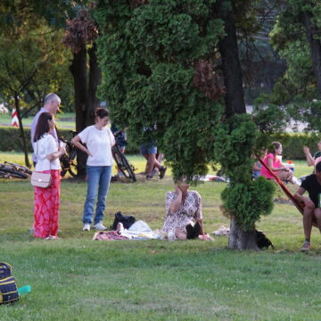 PIAȚA UNIVERSITĂȚII BAIA MARE: Duminică băimărenii au primit detalii despre proiect și au participat la primul picnic organizat în actualul parc PIAȚA UNIVERSITĂȚII BAIA MARE: Duminică băimărenii au primit detalii despre proiect și au participat la primul picnic organizat în actualul parc