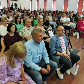 VIDEO: O picătură de lapte, un ocean de dragoste – evenimentul dedicat alăptării în Baia Mare a fost un real succes VIDEO: O picătură de lapte, un ocean de dragoste – evenimentul dedicat alăptării în Baia Mare a fost un real succes