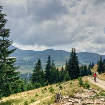 VIDEO: Recomandări pentru iubitorii de drumeții montane