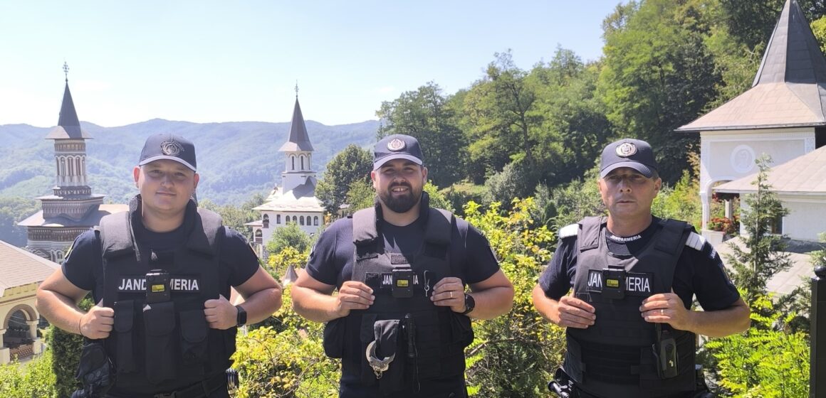 JANDARMII MARAMUREȘENI alături de cetățeni și în perioada minivacanței de Sfântă Marie JANDARMII MARAMUREȘENI alături de cetățeni și în perioada minivacanței de Sfântă Marie