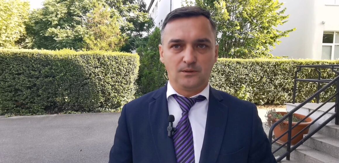 VIDEO: A fost convocată Comisia de dialog social, pe ordinea de zi intenția de reorganizare a unor instituții VIDEO: A fost convocată Comisia de dialog social, pe ordinea de zi intenția de reorganizare a unor instituții