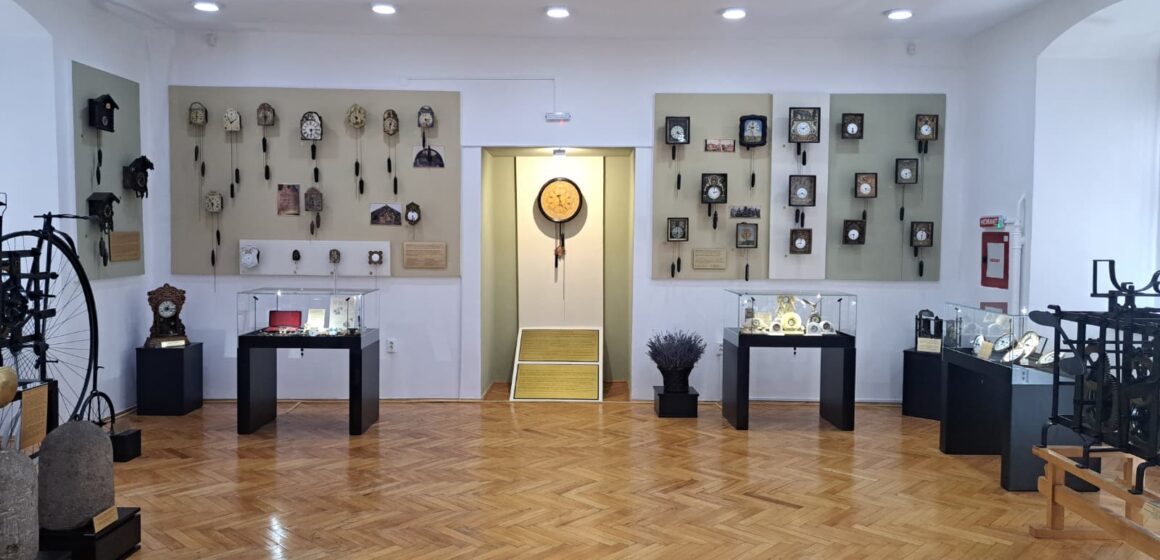 BAIA MARE: Expoziția de ceasuri revine la Muzeul Județean de Istorie și Arheologie