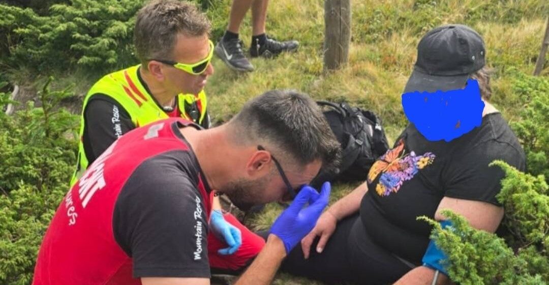 SALVAMONT MARAMUREȘ: Intervenție pe Vârful Gutin pentru a ajuta o femeie, cetățean american SALVAMONT MARAMUREȘ: Intervenție pe Vârful Gutin pentru a ajuta o femeie, cetățean american