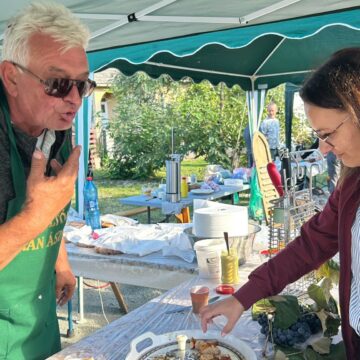 ZAHORÁNSZKI BRIGITTA: Festivalul Umplerii Cârnaților la Coltău la prima ediție ZAHORÁNSZKI BRIGITTA: Festivalul Umplerii Cârnaților la Coltău la prima ediție
