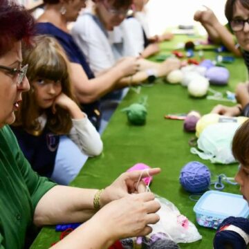 BAIA MARE: La croșetat la bibliotecă