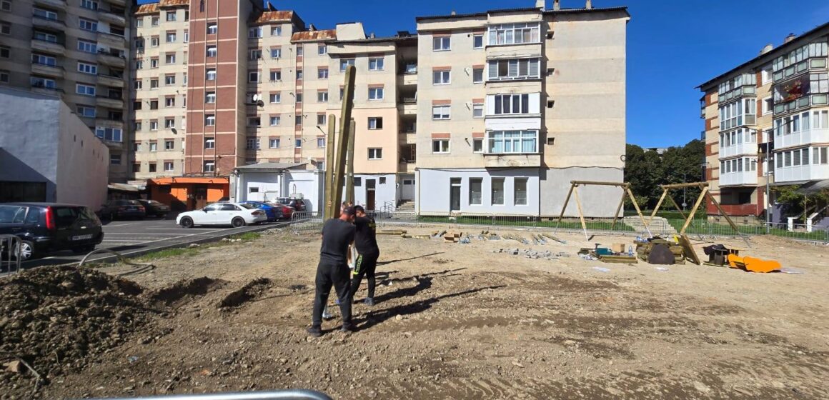 SIGHET: Se fac lucrări la un spațiu de joacă în cartierul Bogdan Vodă