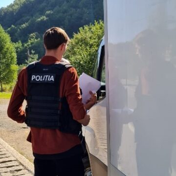 IPJ: Verificări în trafic și la firme ale polițiștilor Serviciului de Investigare a Criminalității Economice în Sighet și Baia Mare IPJ: Verificări în trafic și la firme ale polițiștilor Serviciului de Investigare a Criminalității Economice în Sighet și Baia Mare