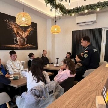 IPJ: O nouă ediție a proiectului ”La limonadă cu un polițist” IPJ: O nouă ediție a proiectului ”La limonadă cu un polițist”