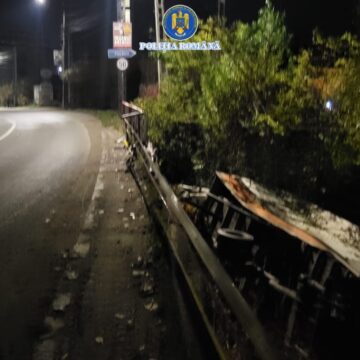 SIGHET: Șofer rănit după ce s-a răsturnat cu autoutilitara