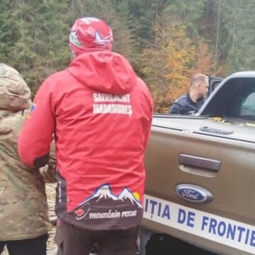 SALVAMONT: Intervenție în Munții Maramureșului pentru salvarea a doi ucraineni, tată și fiu