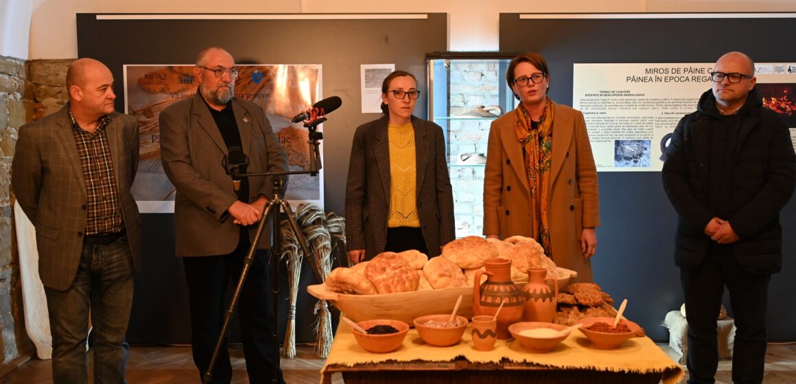 MUZEUL MARAMUREȘAN: S-a deschis expoziția ”Miros de pâine caldă. Pâinea în epoca regatului dac” MUZEUL MARAMUREȘAN: S-a deschis expoziția ”Miros de pâine caldă. Pâinea în epoca regatului dac”