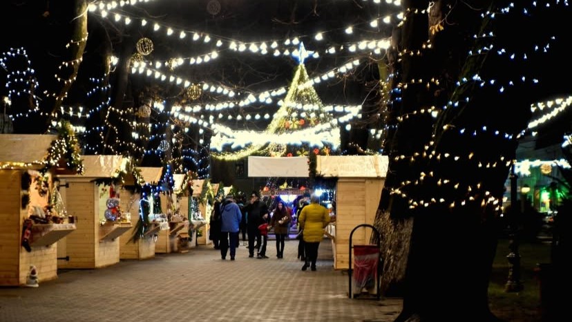 SIGHETU MARMAȚIEI: Târgul de Crăciun se deschide în 1 decembrie – se pot închiria căsuțe SIGHETU MARMAȚIEI: Târgul de Crăciun se deschide în 1 decembrie – se pot închiria căsuțe