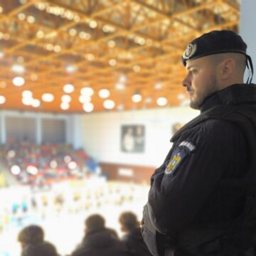 JANDARMII MARAMUREȘENI: În siguranță la meciul internațional de handbal dintre C.S. Minaur și RD LL Grosist- Slovenia JANDARMII MARAMUREȘENI: În siguranță la meciul internațional de handbal dintre C.S. Minaur și RD LL Grosist- Slovenia