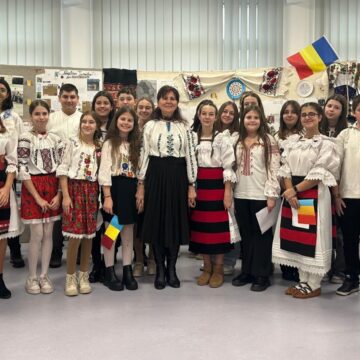ȘCOALA GIMNAZIALĂ ”VASILE ALECSANDRI”: Activitate dedicată Zilei de 1 Decembrie – România, povestea care ne unește!